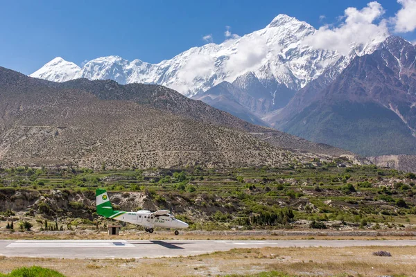 depositphotos_148004713-stock-photo-jomsom-airport-in-nepal